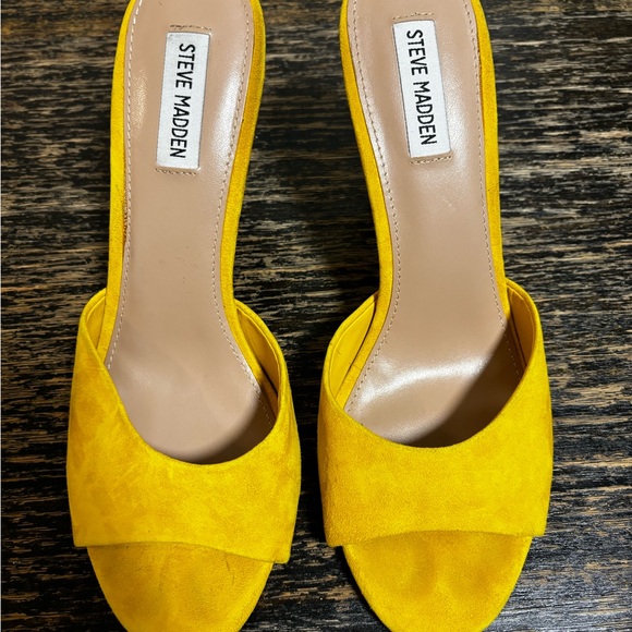 Steve Madden Sandals. - Picture 2 of 6